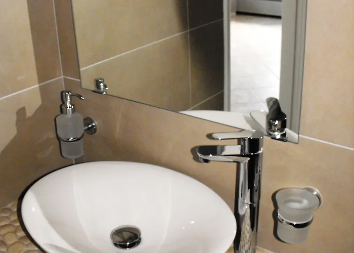 Milos Bay * Adamantas (Milos)