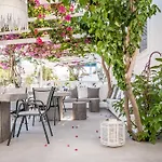 米洛斯湾套房酒店 公寓 *