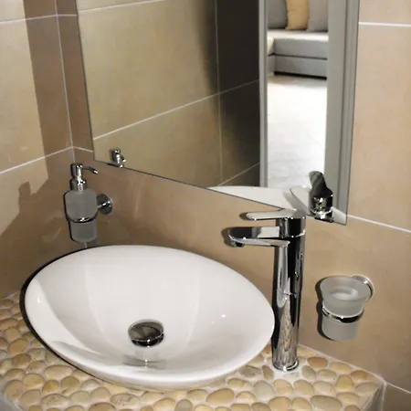 Milos Bay * Adamantas (Milos)