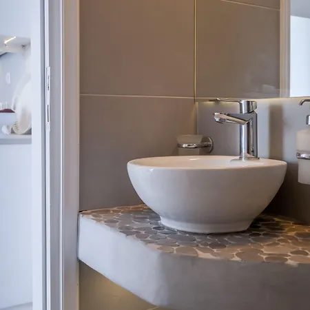 Milos Bay Adamantas (Milos)