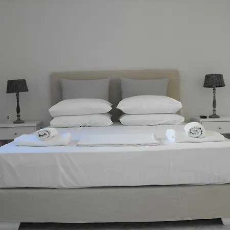 Milos Bay Adamantas (Milos)